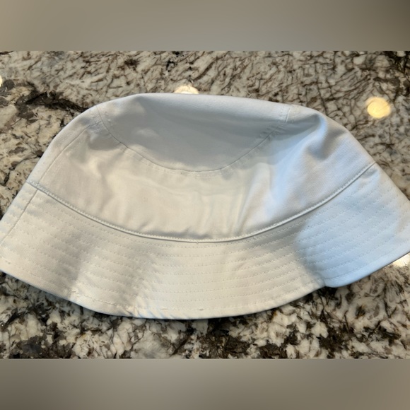 UNISEX Draftkings Summer Lot : Embroidered Beach Tote Bag and bucket hat. - Picture 9 of 9